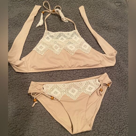BECCA Sandy Home Spun Crocheted Bikini Halter Size Small - Picture 3 of 11
